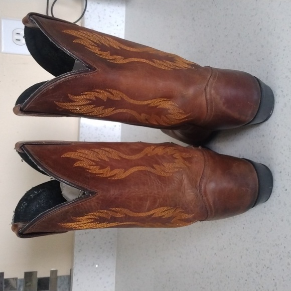 Harley-Davidson Brown Heeled Boots with Western Stitching - Picture 4 of 10
